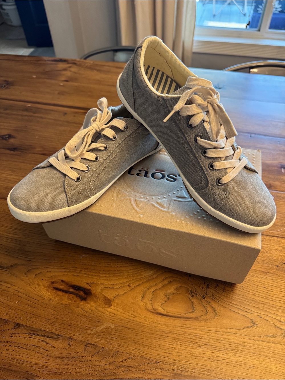 Taos Footwear Gray Canvas Sneakers with Cream Laces